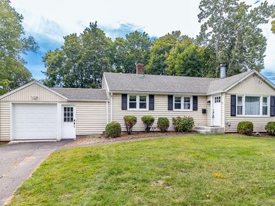 145 Roseleah Avenue, Newington, CT, 06111