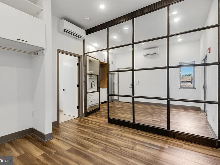 1935 E Hazzard St #304 — Photo 9