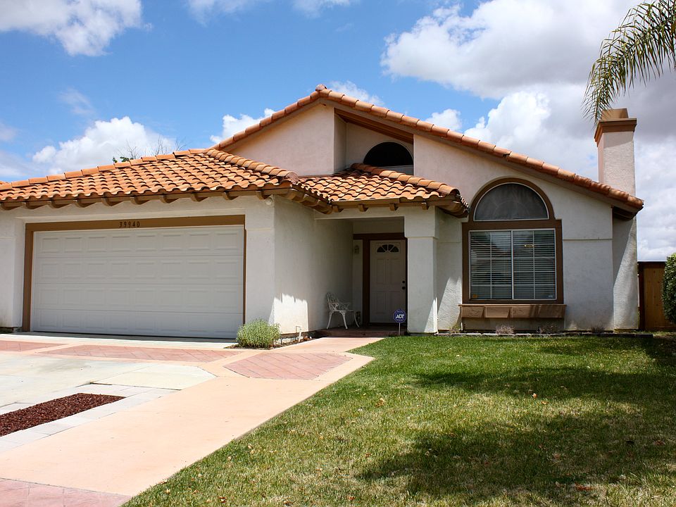 1st image of 39940 Ravenwood Dr