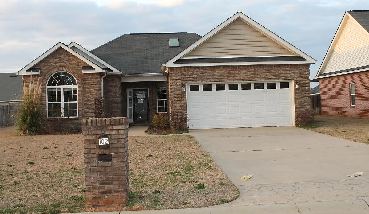 3 bed, 1571 sqft, $1,500 — Photo 1