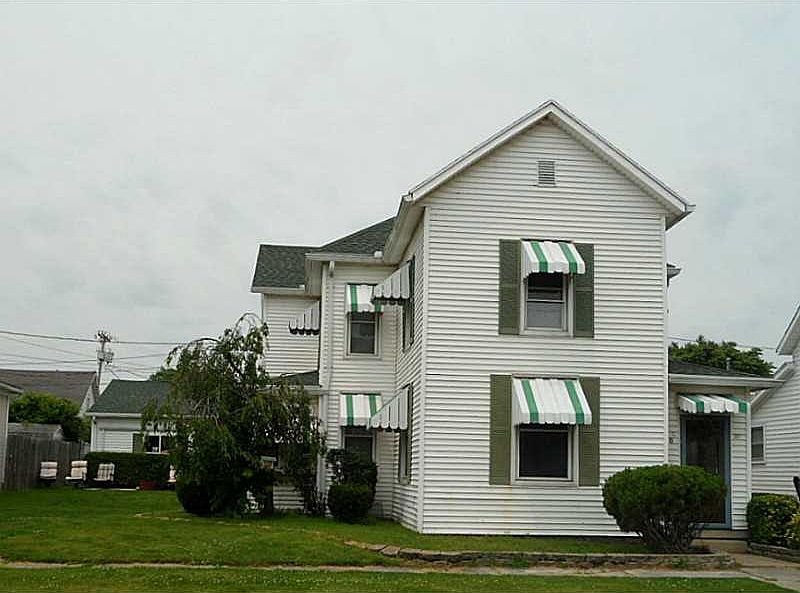 1st image of 210 E High St