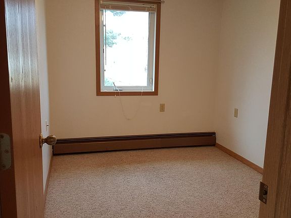 5th image of 611 Lake Ave #4