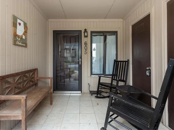 605 Paradise Isle #605, Riverside, AL 35135