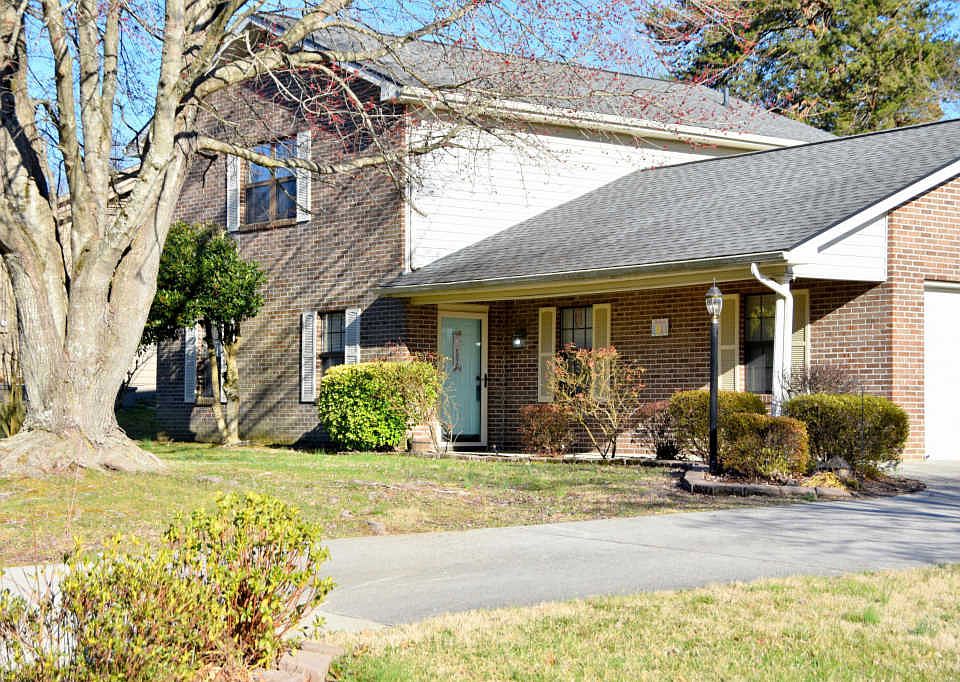 1st image of 6622 Springer Dr