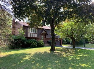 4 Rose Way, Randolph, NJ 07869