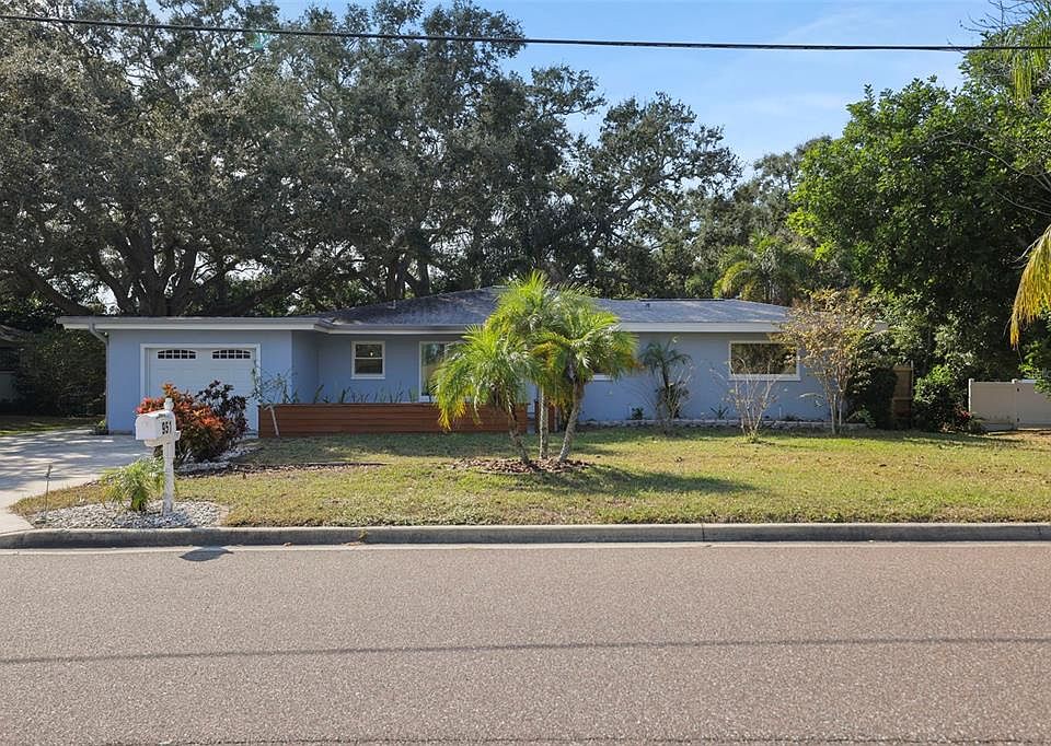 1st image of 951 Greenway Ave