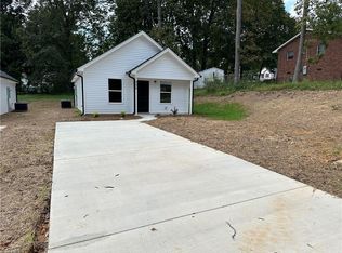 806 Pinecroft St, High Point, NC 27260