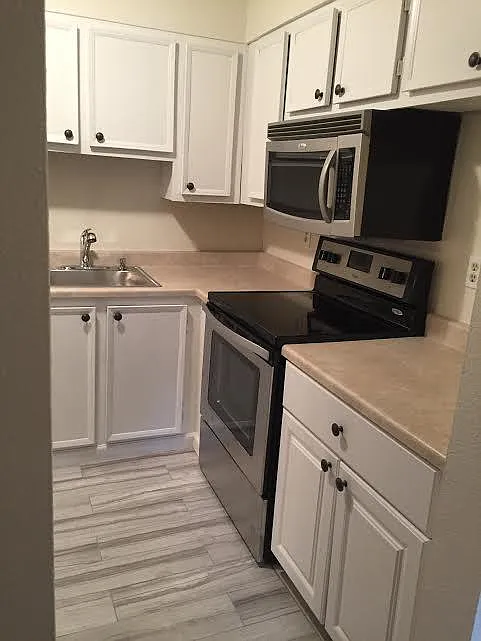 2 bed, 856 sqft, $1,750 — Photo 3