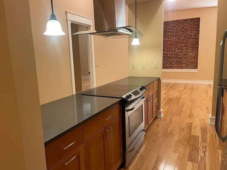 400 N Main St — Photo 9