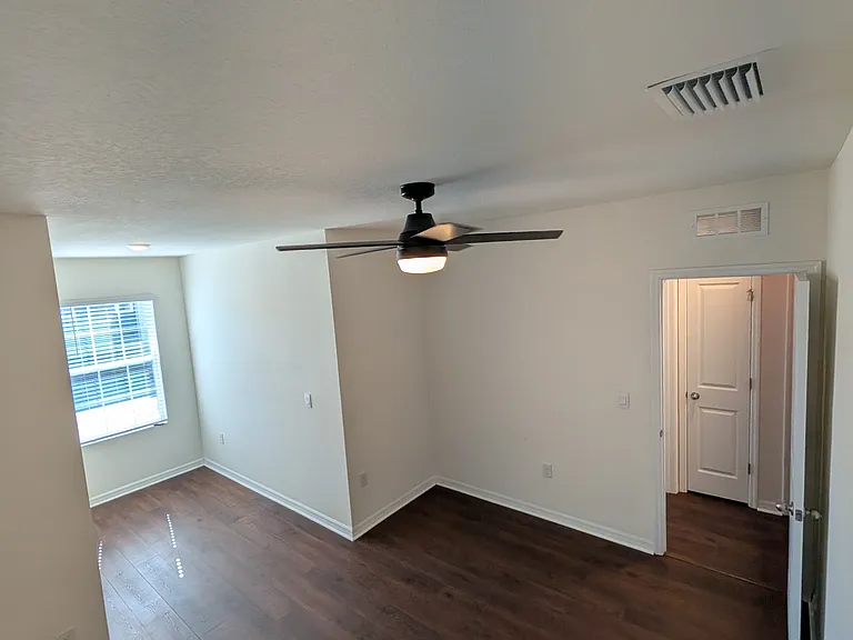 2926 Suncoast Plains Dr — Photo 26