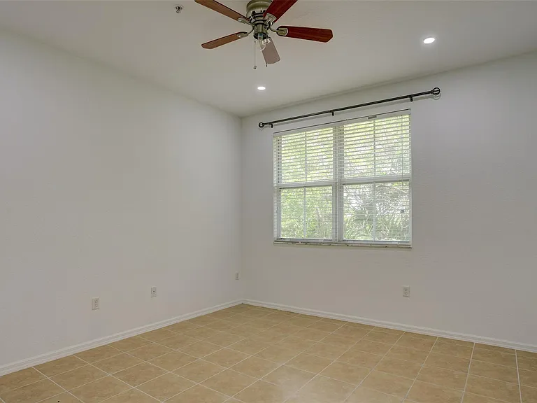 2851 W Prospect Rd #305 — Photo 13