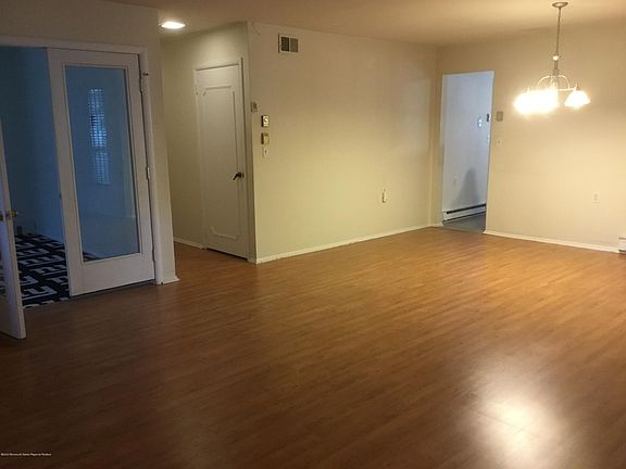4th image of 755A Liverpool Cir