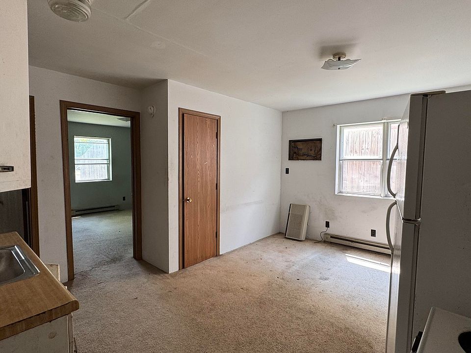 1st image of 605 W College St #13