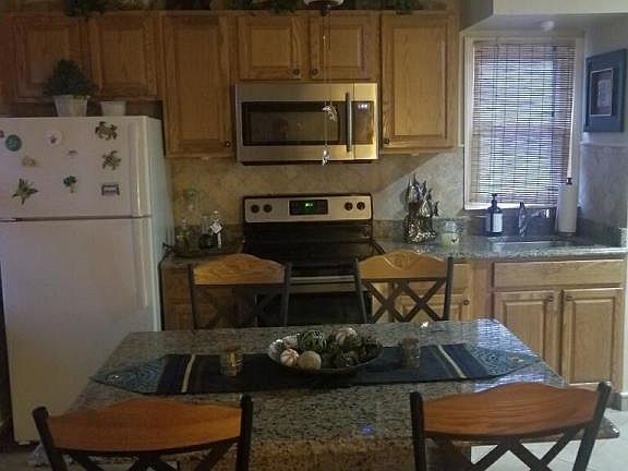 3rd image of 124 Lincoln Ave APT 2