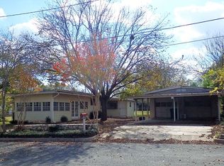 501 W Schubert St, Fredericksburg, TX 78624
