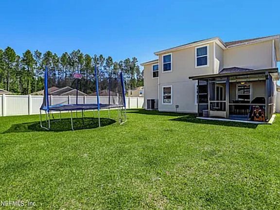5th image of 77341 Mosswood Dr