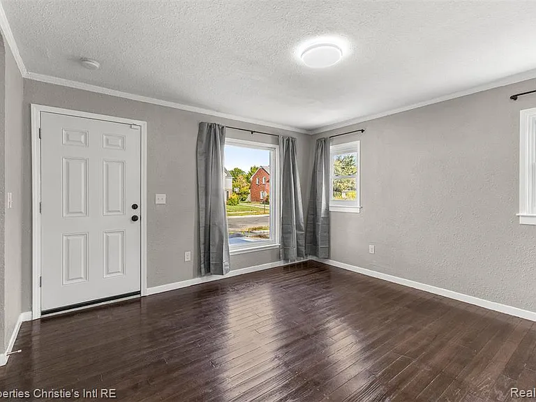 10842 Nottingham Rd — Photo 6