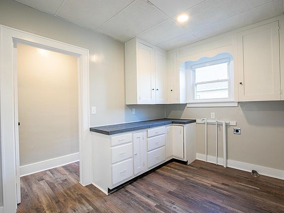 2nd image of 214 SE 2nd St