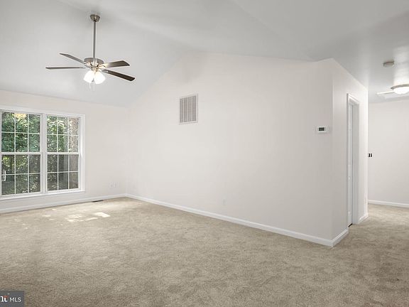 4th image of 9712 Gunston Hall Rd
