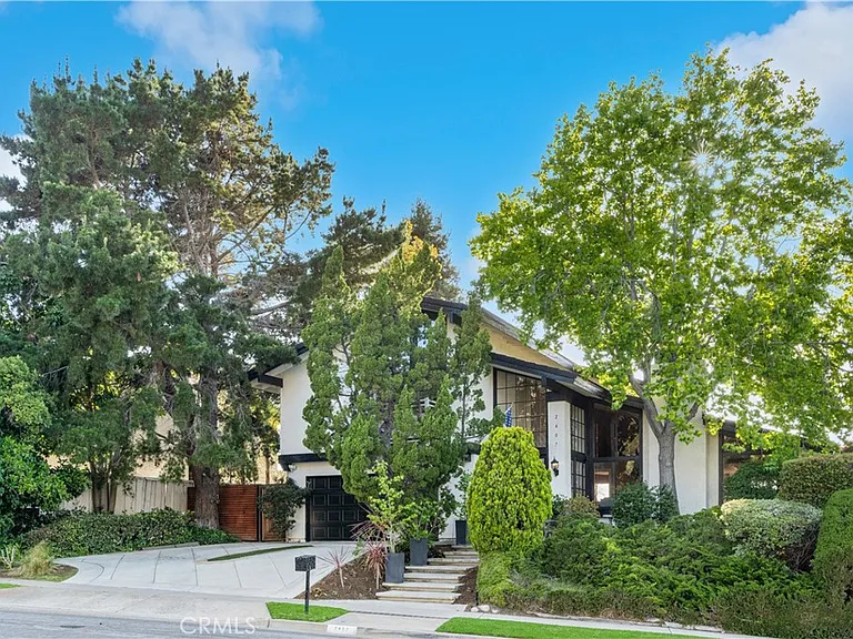 2407 Port Whitby Pl — Photo 2