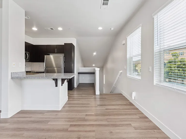 Casa Lago Eastlake — Photo 17