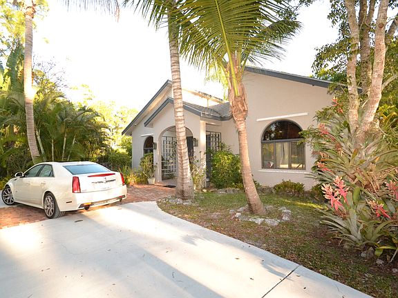 Front of House faces 99th St