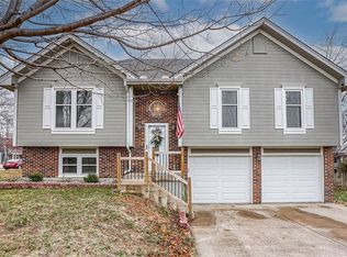 815 Oak Rdg, Kearney, MO 64060
