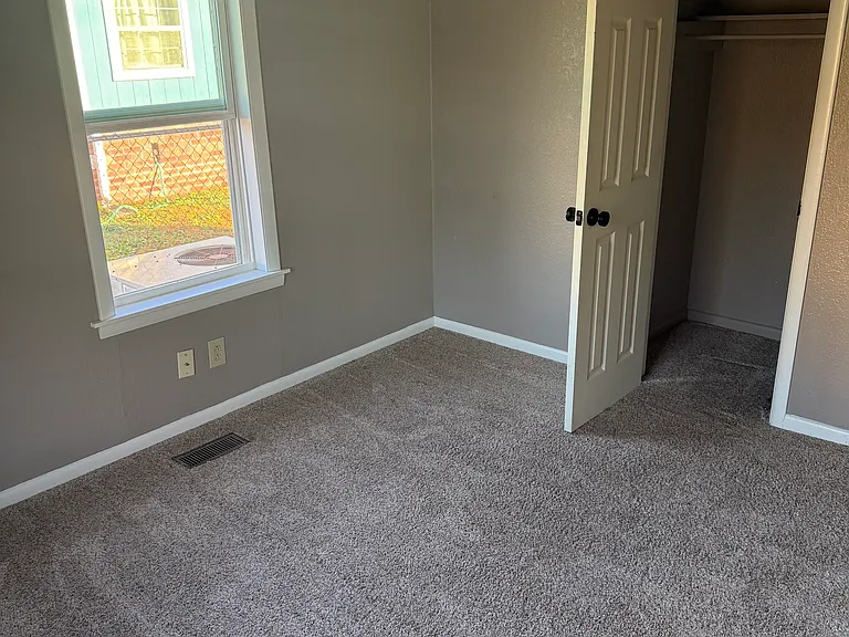 2101 Robison St — Photo 9