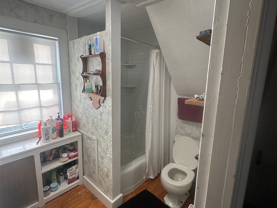 1st image of 14 Summer St #5