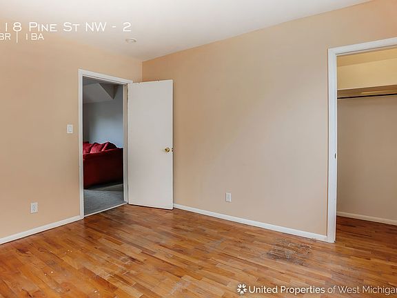 5th image of 618 Pine Ave NW #2