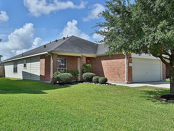 3rd image of 1422 Heathcote Ln