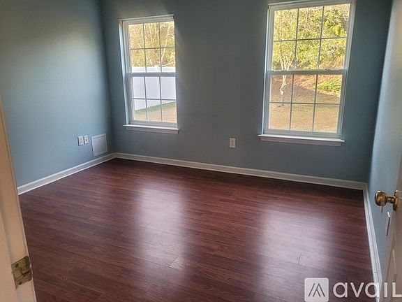 4th image of 3009 Hollybrooke Dr
