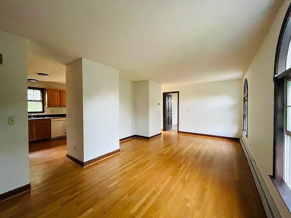 1st image of 264 Smith Hill Rd #2