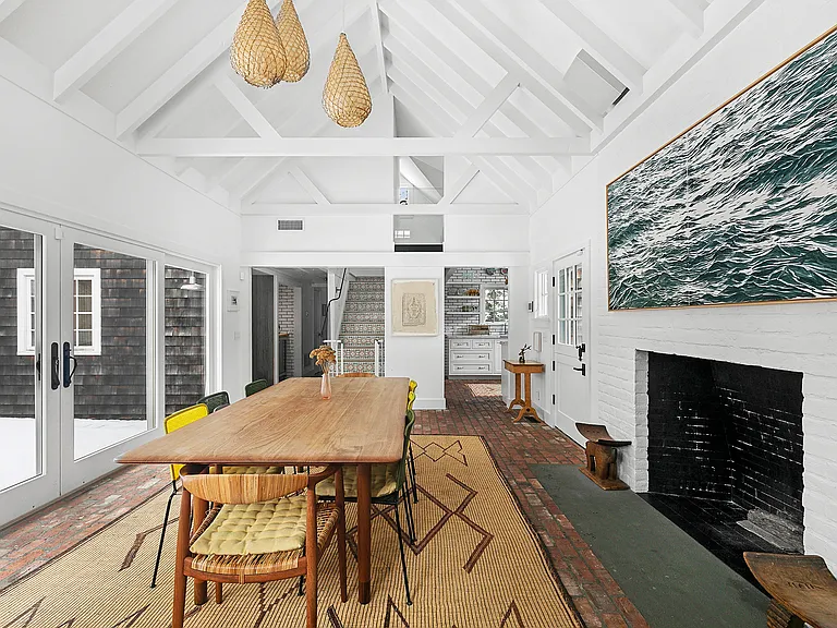 10 Hampton Ln — Photo 4