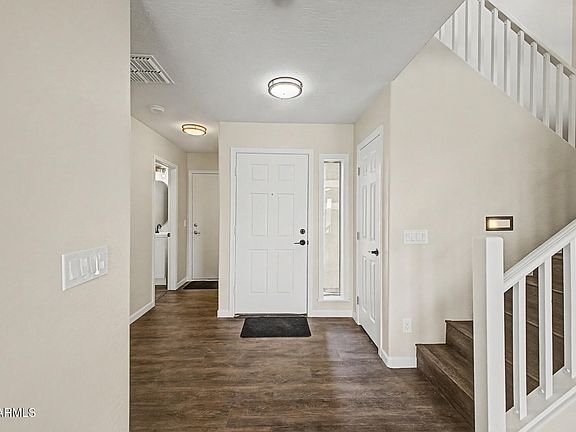 3rd image of 38550 N LA GRANGE Lane