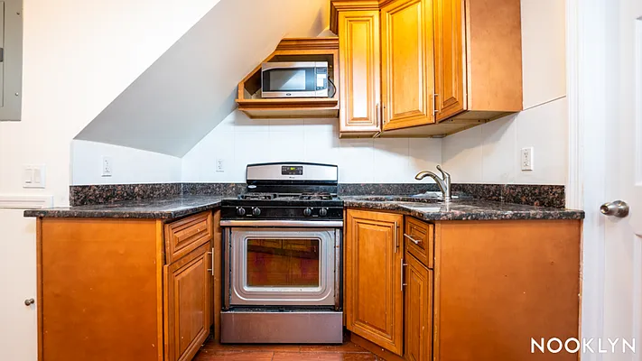 Rented by Nooklyn NYC LLC | media 30