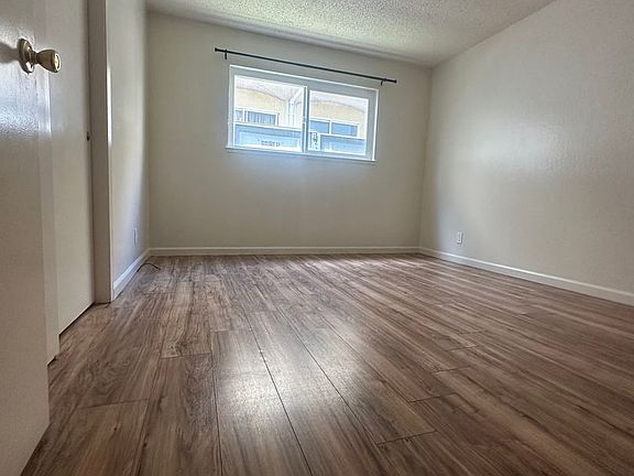 5th image of 308 Lux Ave