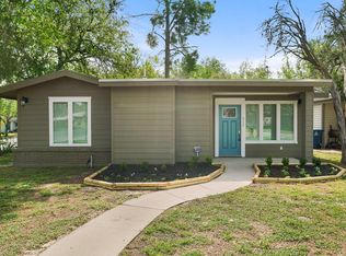 912 E Huntington St, Beeville, TX 78102