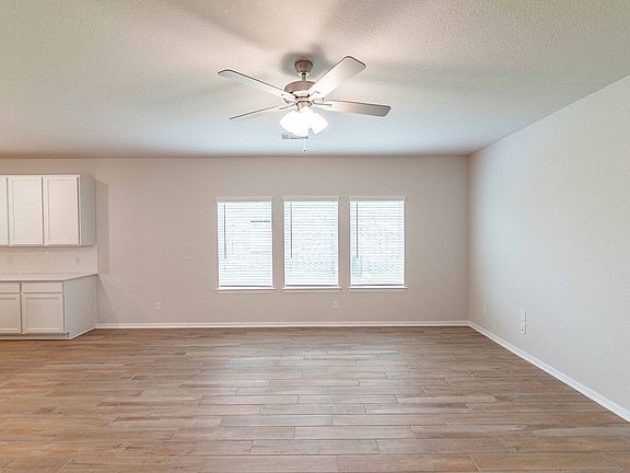 5th image of 8120 Tourmaline Way