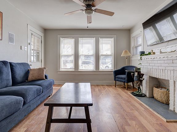 3rd image of 2120 26th St