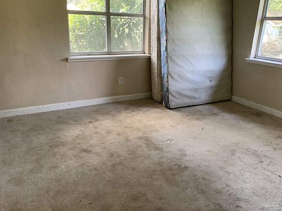 5th image of 1017 Deason St