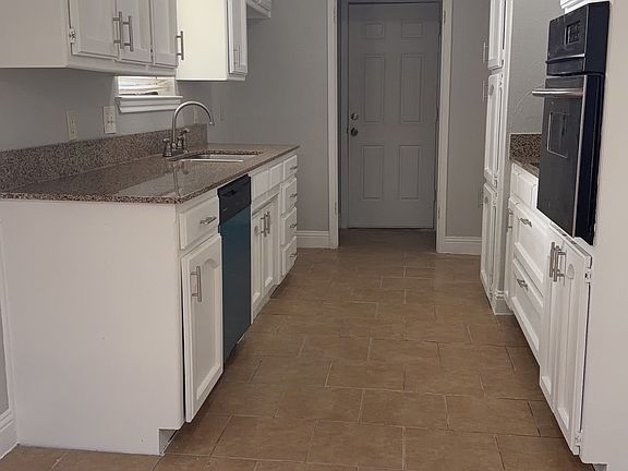 3rd image of 3700 French Wood Dr