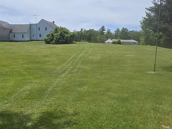 3rd image of 380 Oak Street
