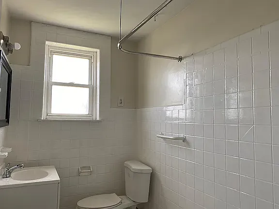 S Lloyd St — Photo 13