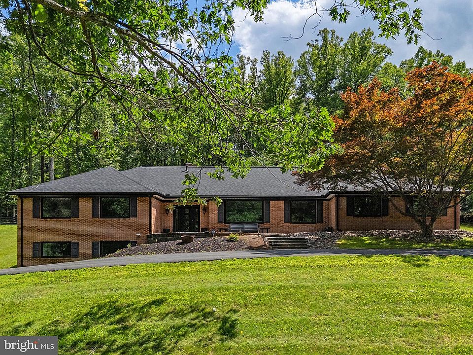 1st image of 5920 Hunton Wood Dr