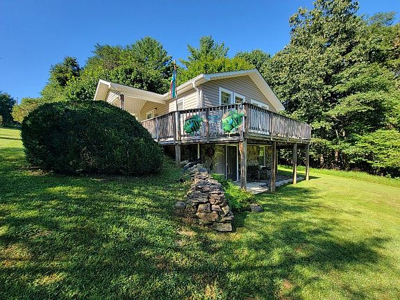 3rd image of 195 Windwood Ln