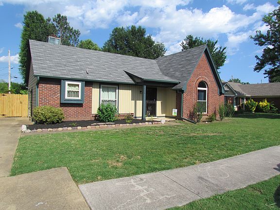 2nd image of 4754 Barkshire Dr