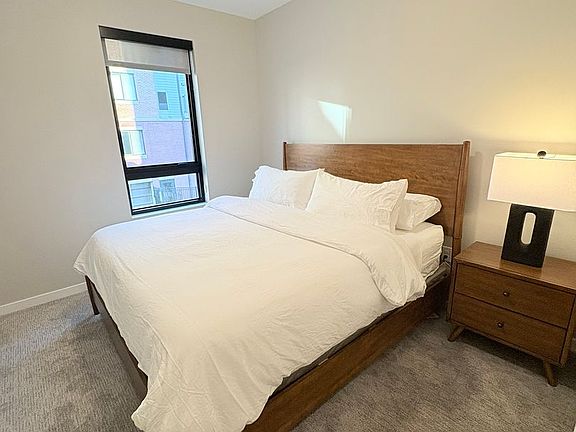 5th image of 3612 Leavenworth St #307