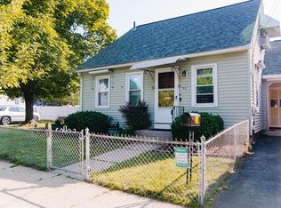 33 Savoy Ave, Springfield, MA 01104