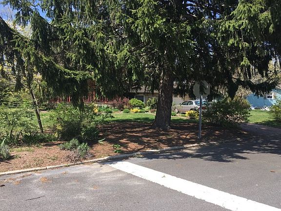 2nd image of 2019 Woodlynne Blvd